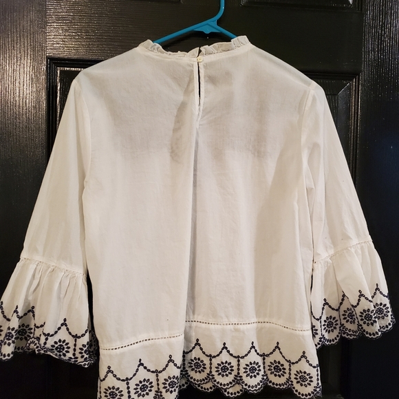 Beautiful blouse - Picture 3 of 5